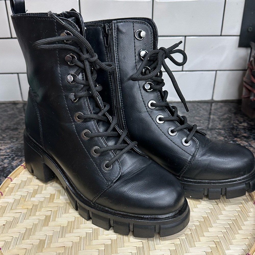 MIA combat boots